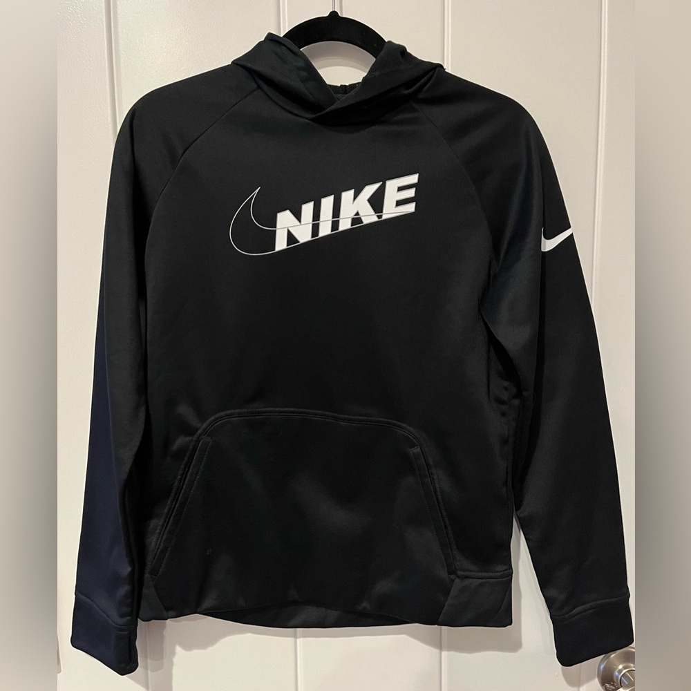 Nike Boys Hoodie Sweatshirt Size XL Black with white logo Therma Fit